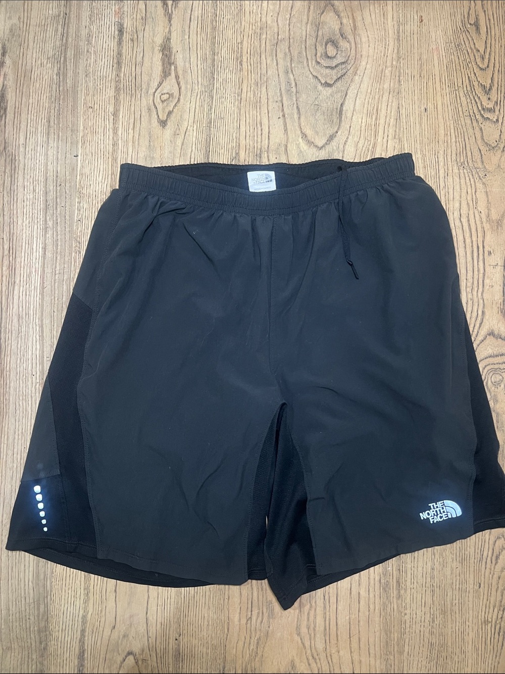The North Face Black Men’s Small Athletic Shorts with Reflective shorts liner